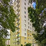 Appartement Modern With Smart Tv & Wifi Only 500 M From The Sea By Renters *