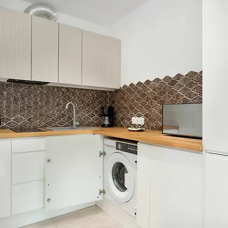 Modern With Smart Tv & Wifi Only 500 M From The Sea By Renters Διαμέρισμα *