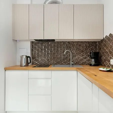 Modern With Smart Tv & Wifi Only 500 M From The Sea By Renters Διαμέρισμα *