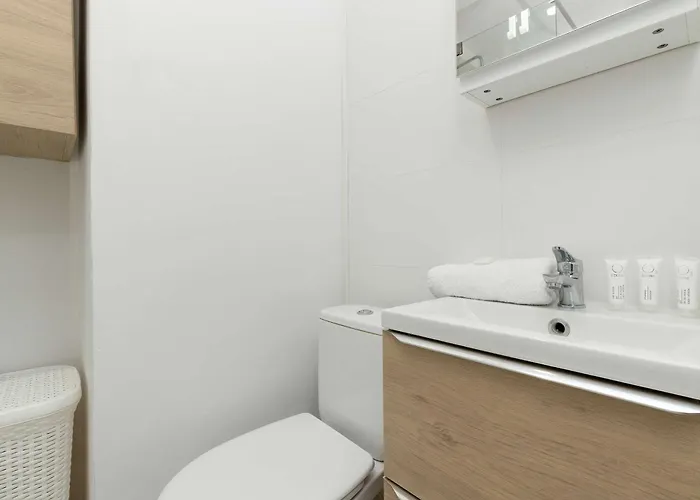 Modern With Smart Tv & Wifi Only 500 M From The Sea By Renters