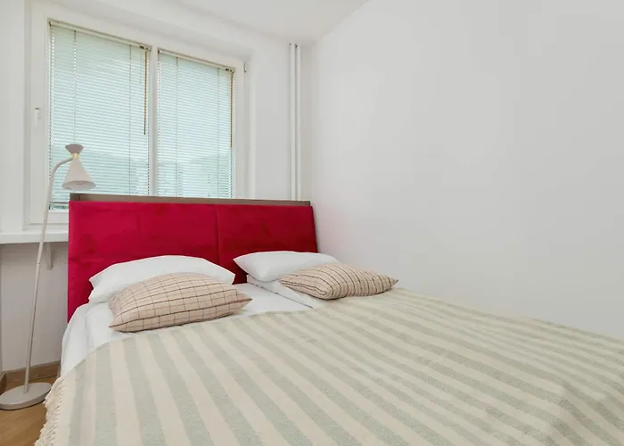 Appartement Modern With Smart Tv & Wifi Only 500 M From The Sea By Renters